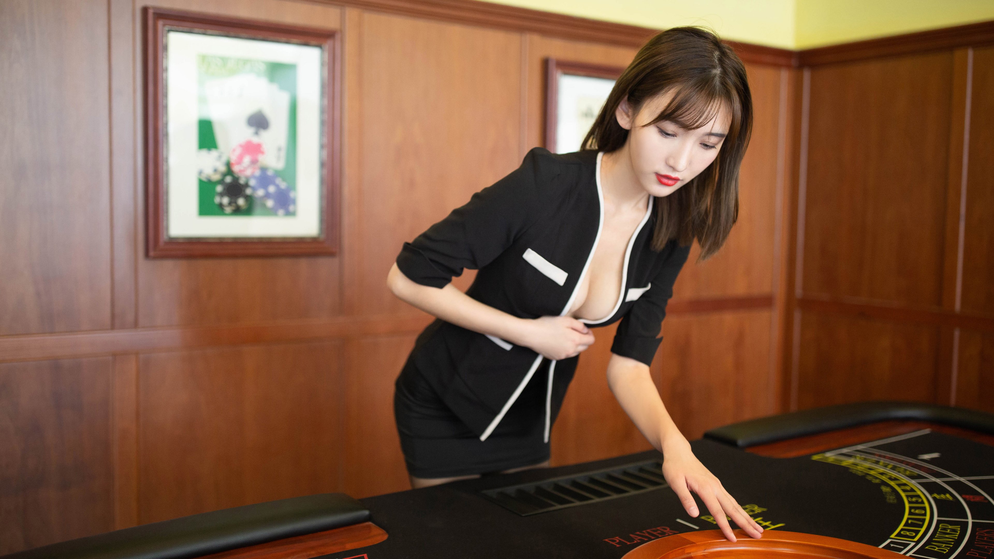 NBA裁判新规：对于常见犯规判罚标准进行了调整，nba裁判进攻犯规手势图解